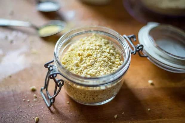 Czym można zastąpić parmezan? Najlepsze alternatywy i porady