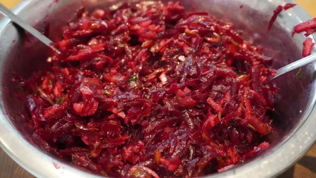 Jak zrobić sałatkę z buraków - 7 pysznych przepisów, które zaskoczą