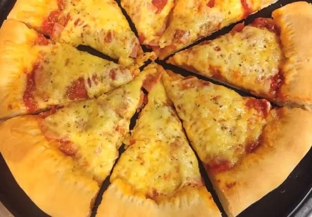 Przepis na pizzę jak z Pizza Hut – idealna domowa wersja, którą pokochasz Przepis na pizzę jak z Pizza Hut – idealna domowa wersja, którą pokochasz