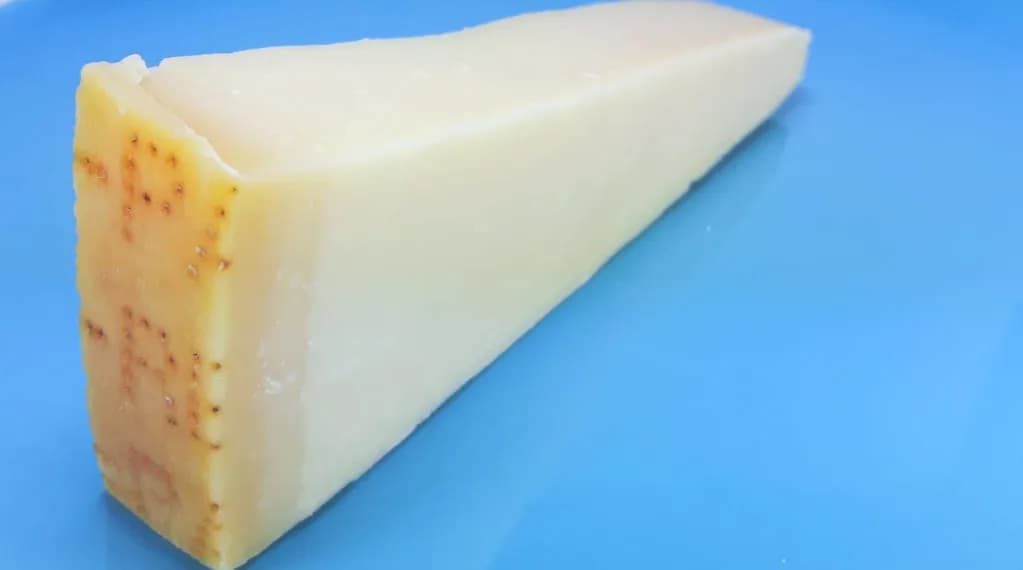 Jak zrobić parmezan w domu - prosty przepis na idealny ser