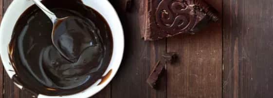 Jak zrobić sos czekoladowy z czekolady - proste przepisy i porady