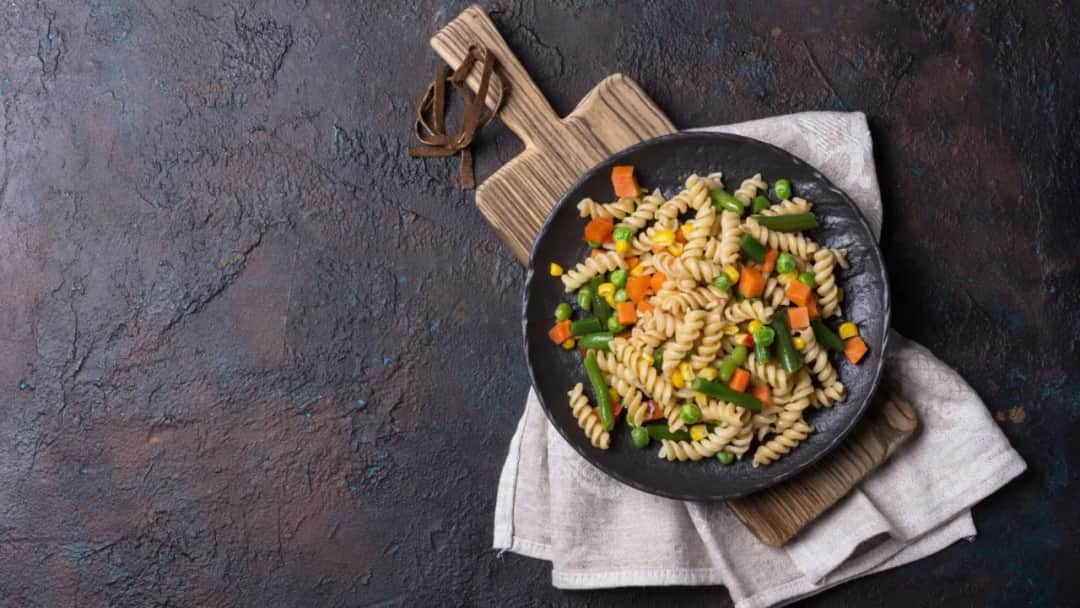 Jaki sos do makaronu z warzywami? Odkryj pyszne i łatwe przepisy