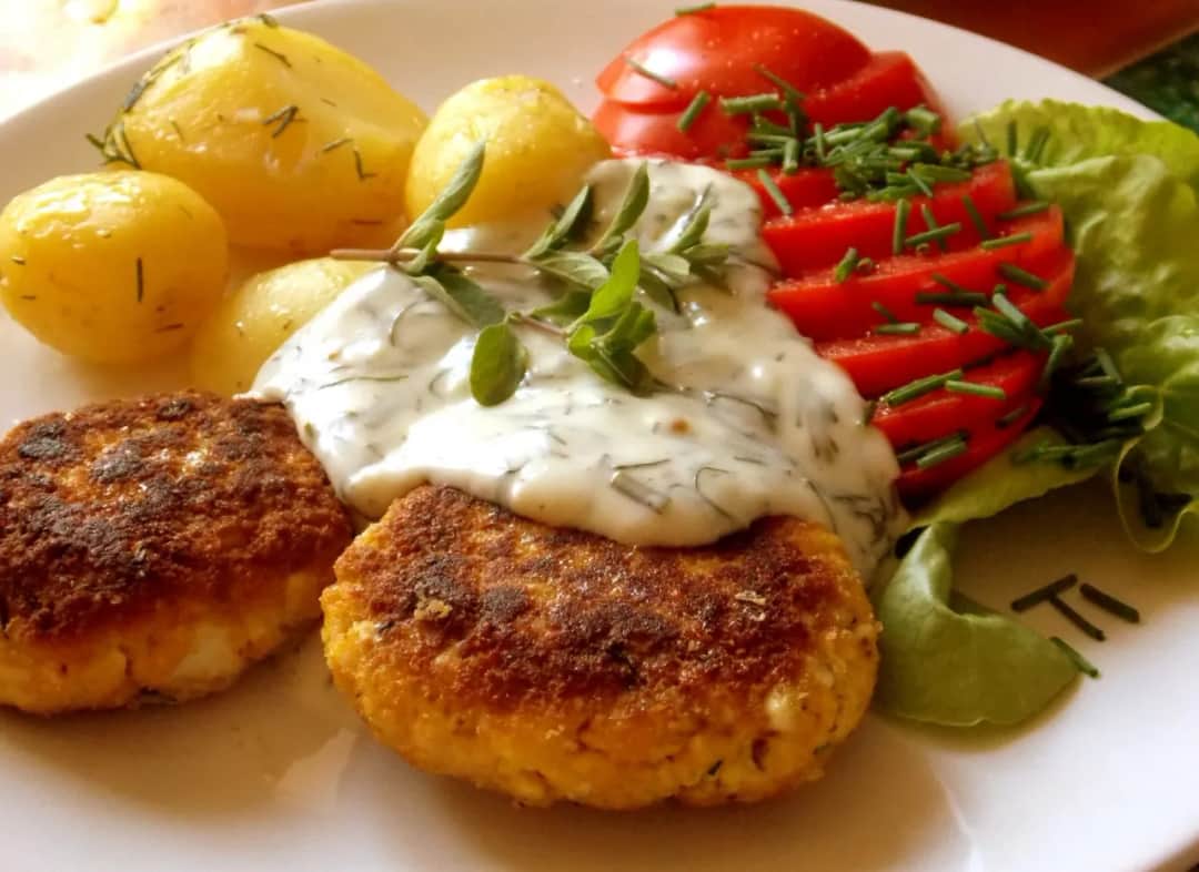 Jaki sos do kotletów z jajek? Odkryj najlepsze przepisy i smaki